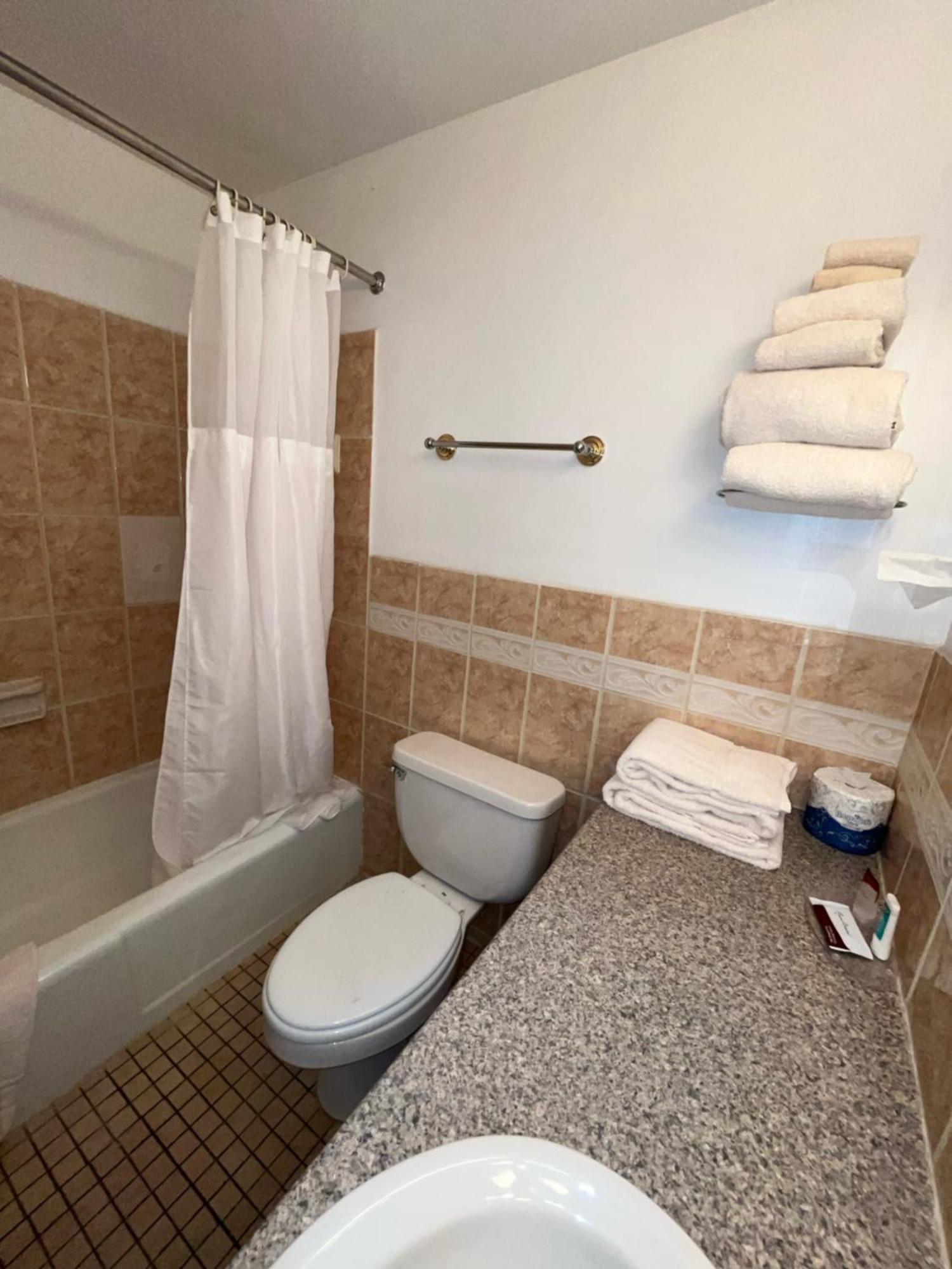 Webb'S Hotel Mayville Kültér fotó